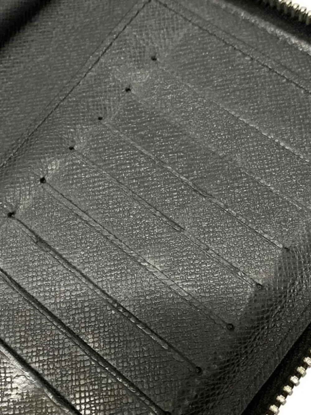LOUIS VUITTON Zippy Wallet Vertical M32822 Ardoise Taiga Unclear Long Wallet